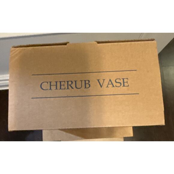 New AVON 2002 Beautiful Vintage Cherub Vase w/ Rose Design Gift Decoration NIB - Picture 5 of 8